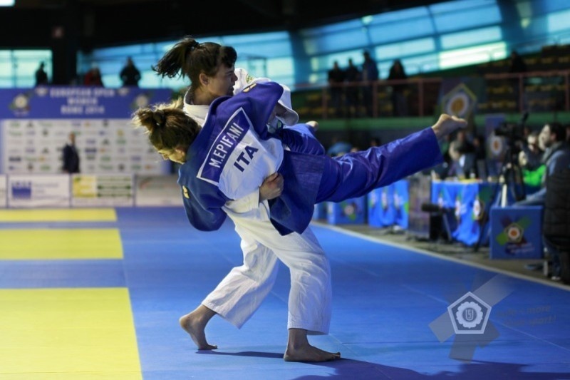 Τελτσίδου: «Ονειρεύομαι να γίνω ο θηλυκός... Ηλίας Ηλιάδης» (photos)