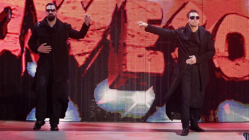 Main Event: Δεν τα… είπε ο Ambrose, υποσχέσεις από Show (photos+videos)