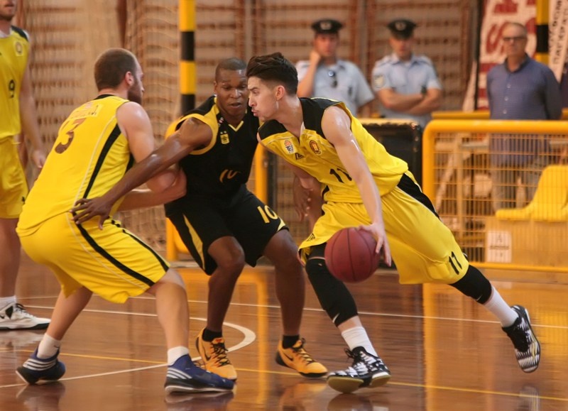 Άρης: Άνετο πέρασμα από τα Ιλίσια (photos)