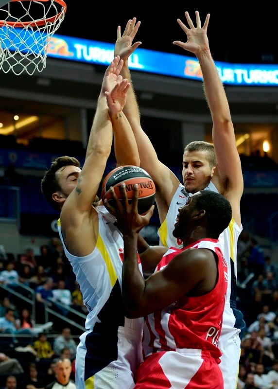 «Gloria Cup»: Ολυμπιακός - Φενέρμπαχτσε/Ούλκερ 69-60 (photos)