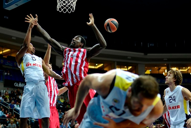 «Gloria Cup»: Ολυμπιακός - Φενέρμπαχτσε/Ούλκερ 69-60 (photos)