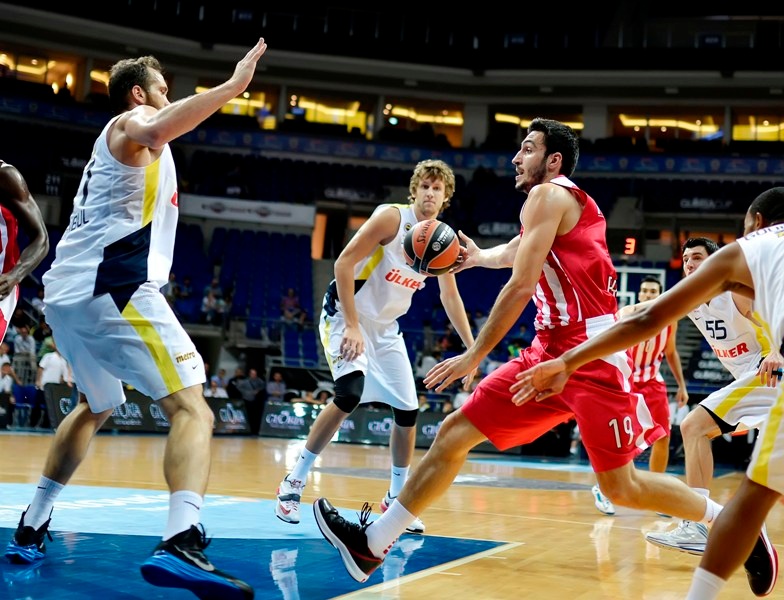 «Gloria Cup»: Ολυμπιακός - Φενέρμπαχτσε/Ούλκερ 69-60 (photos)