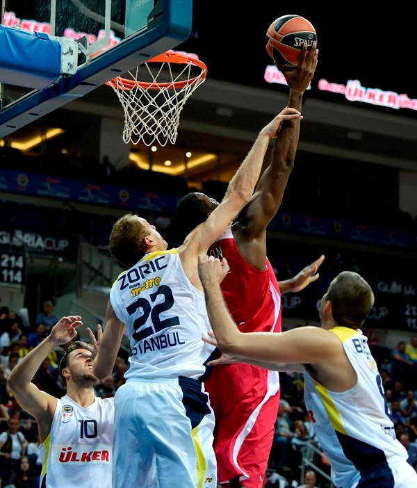 «Gloria Cup»: Ολυμπιακός - Φενέρμπαχτσε/Ούλκερ 69-60 (photos)