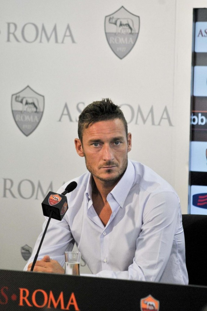 Η γιορτή της «σημαίας» της Ρόμα (video+photos+tweets)