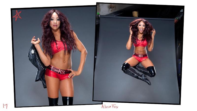 WWE: Στα παρασκήνια με τις Divas (photos)