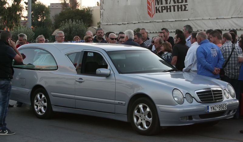 Δάκρυσε ο Πειραιάς για Κατσούλη (videos+photos)