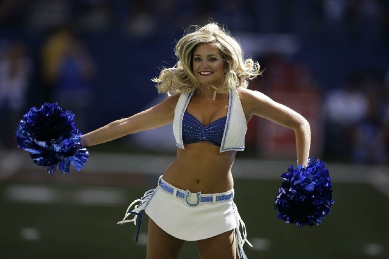 NFL: Πήγαν Λονδίνο οι Cheerleaders (photos)