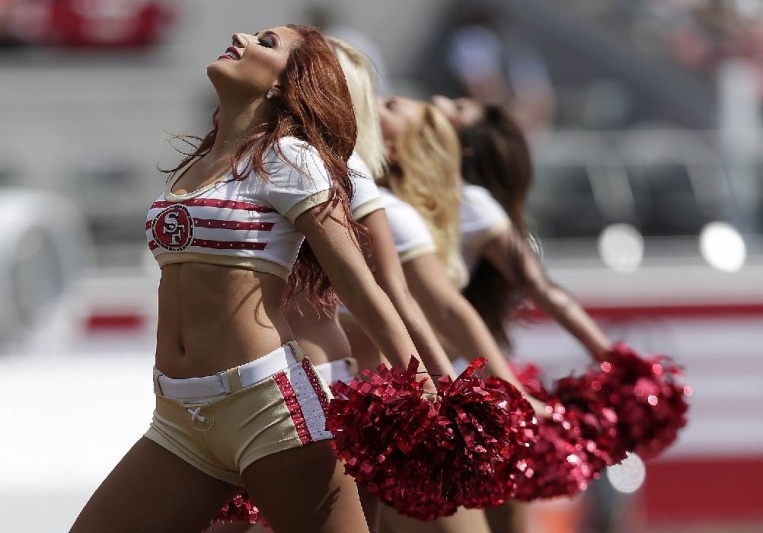 NFL: Πήγαν Λονδίνο οι Cheerleaders (photos)