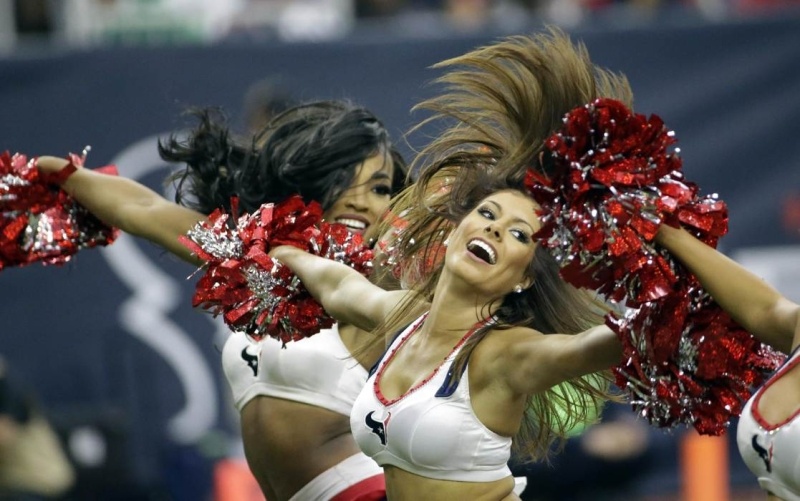 NFL: Πήγαν Λονδίνο οι Cheerleaders (photos)