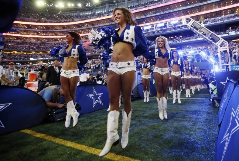 NFL: Πήγαν Λονδίνο οι Cheerleaders (photos)