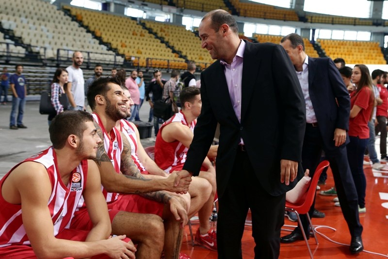 Ολυμπιακός: Η εντυπωσιακή είσοδος του Π. Αγγελόπουλου (photos)