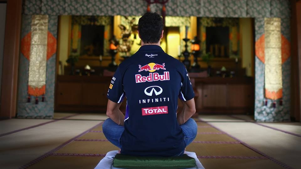 Ρεντ Μπουλ: Διαλογισμός με Ζεν για Ρικιάρντο (photos)