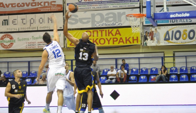 Ρέθυμνο: Νικηφόρα πρεμιέρα (photos)