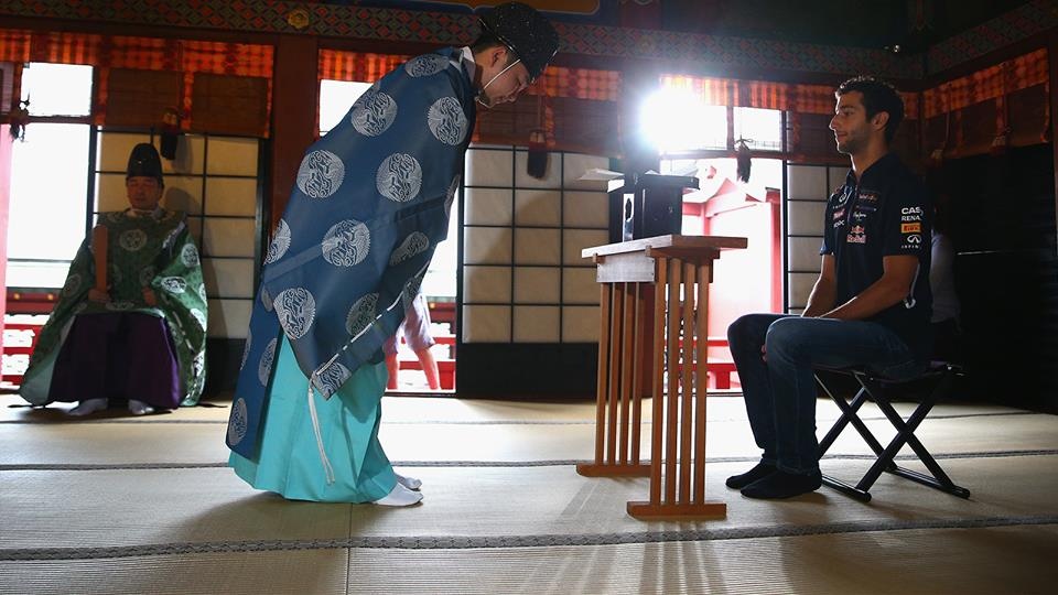 Ρεντ Μπουλ: Διαλογισμός με Ζεν για Ρικιάρντο (photos)