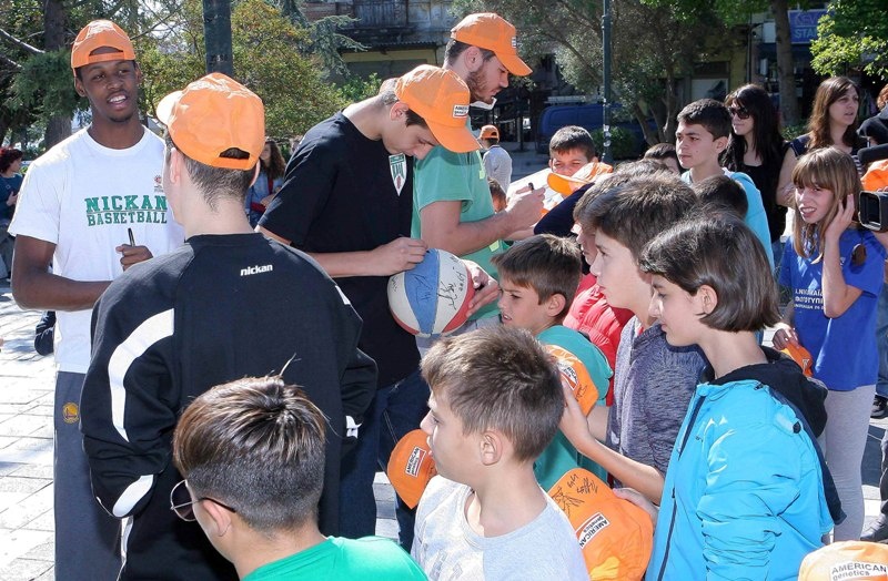 ΚΑΟΔ: Μοίρασαν αυτόγραφα (photos)