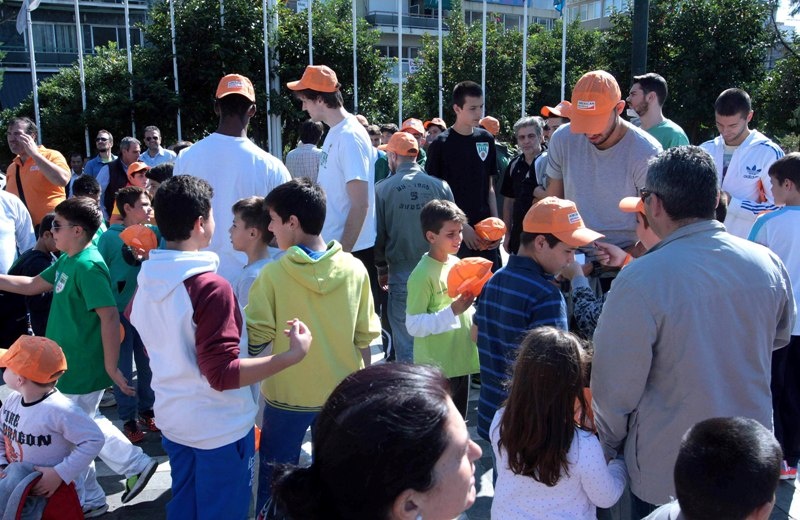 ΚΑΟΔ: Μοίρασαν αυτόγραφα (photos)