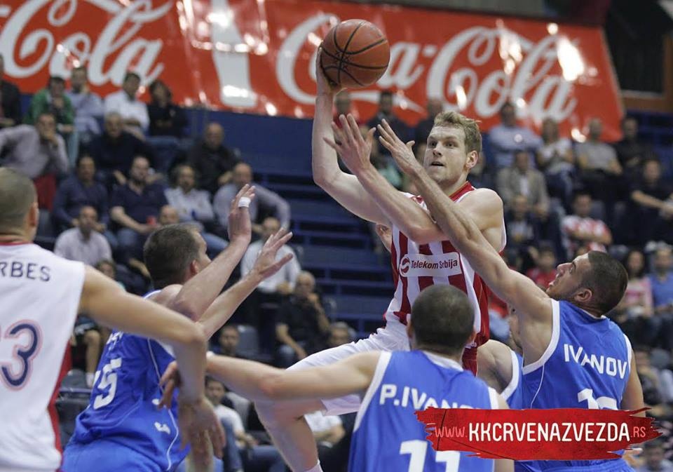 Ερυθρός Αστέρας: Η πρεμιέρα, το φεστιβάλ και οι τσιρλίντερς (photos+videos)