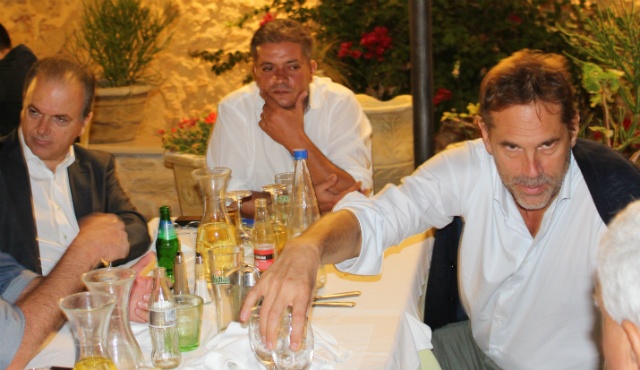 «Πέτρος Οικονομάκης»: Το δείπνο του Ρεθύμνου (photos)