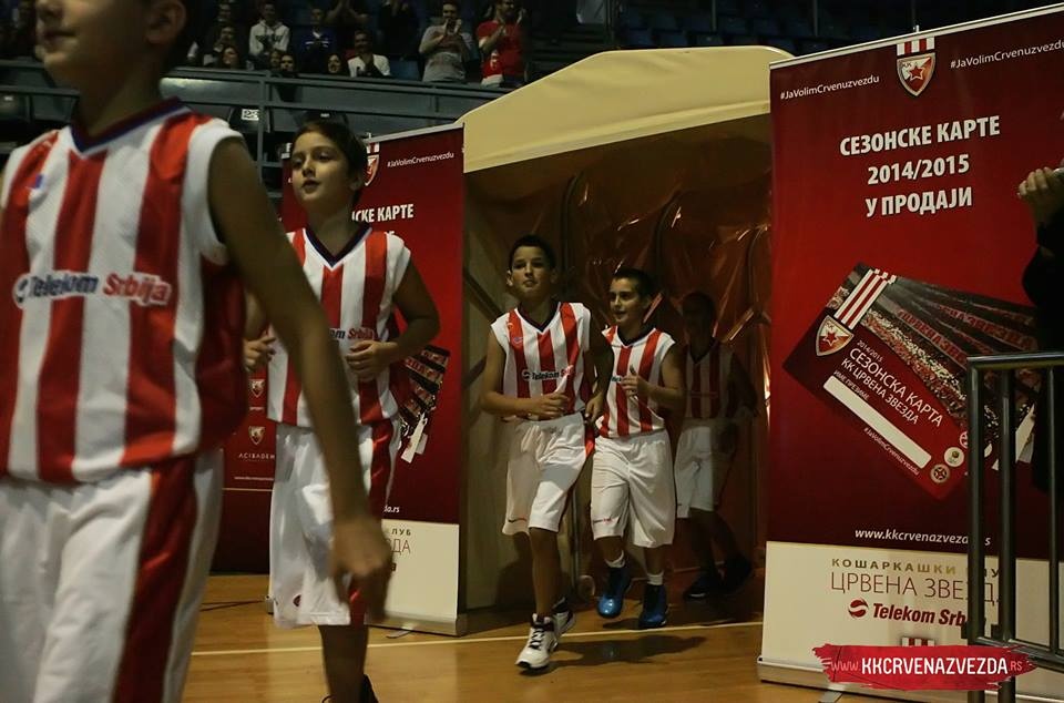 Ερυθρός Αστέρας: Η πρεμιέρα, το φεστιβάλ και οι τσιρλίντερς (photos+videos)