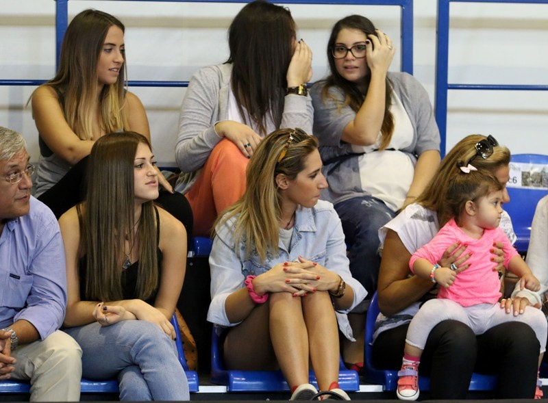 «Πέτρος Οικονομάκης»: Γένους θηλυκού (photos)