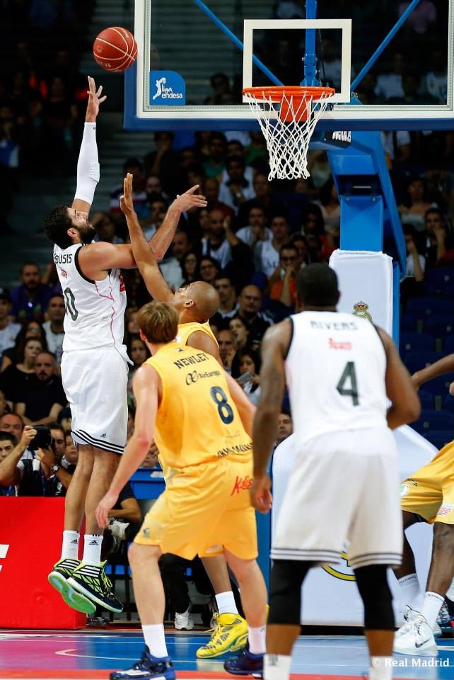 Ρεάλ Μαδρίτης: Με κορυφαίο τον Μπουρούση (photos+videos)