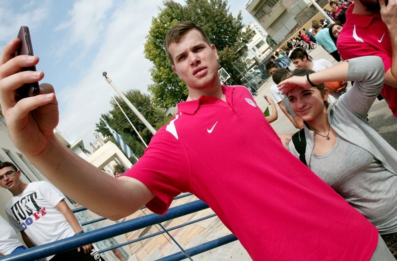 Ολυμπιακός: Έπαιξαν μπάσκετ με μαθητές (photos)