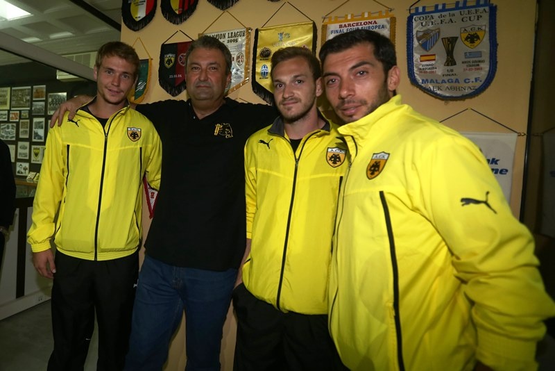 ΑΕΚ: Ένα με τον κόσμο οι παίκτες (photos)