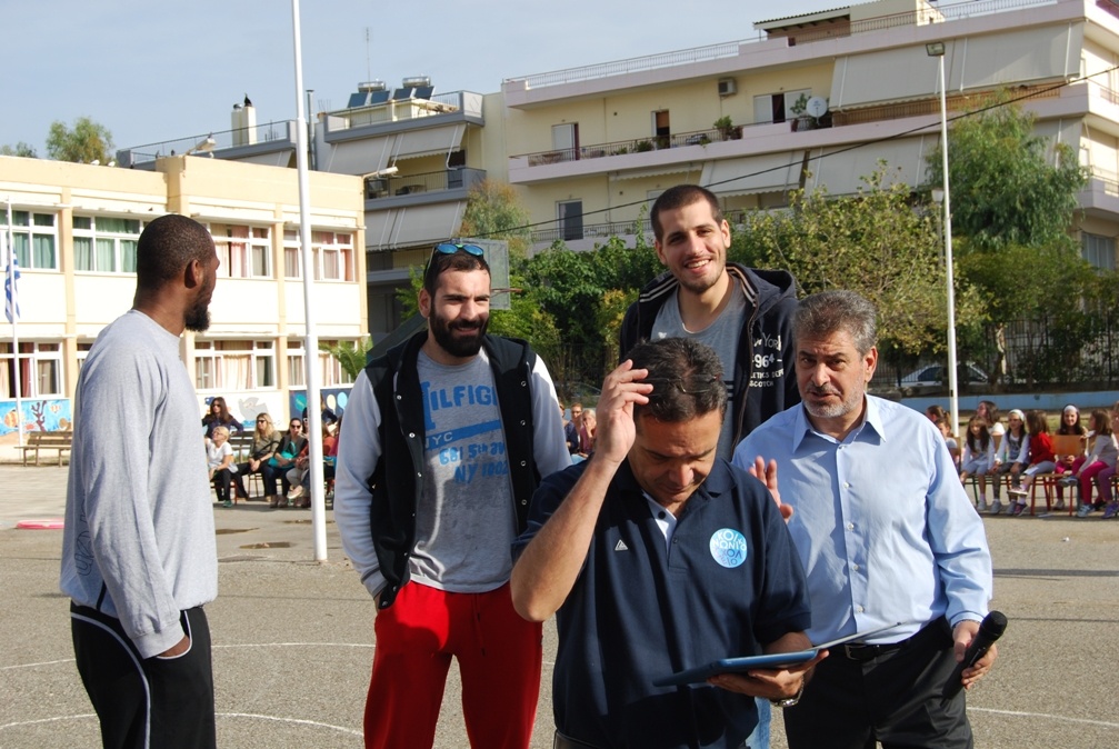 Απόλλωνας Πατρών: Στο 35ο Δημοτικό (photos)