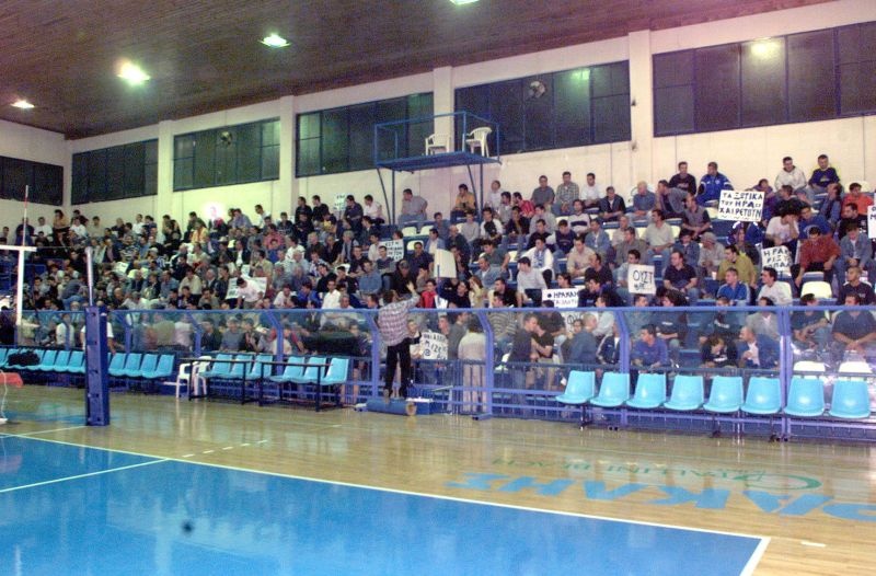 Οι οπαδοί στους δρόμους (videos+photos)