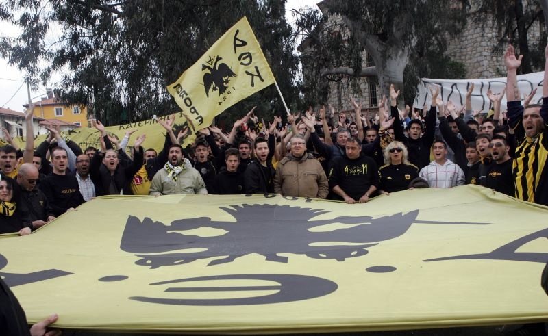 Οι οπαδοί στους δρόμους (videos+photos)