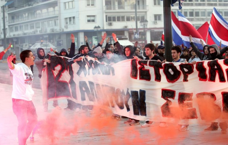 Οι οπαδοί στους δρόμους (videos+photos)