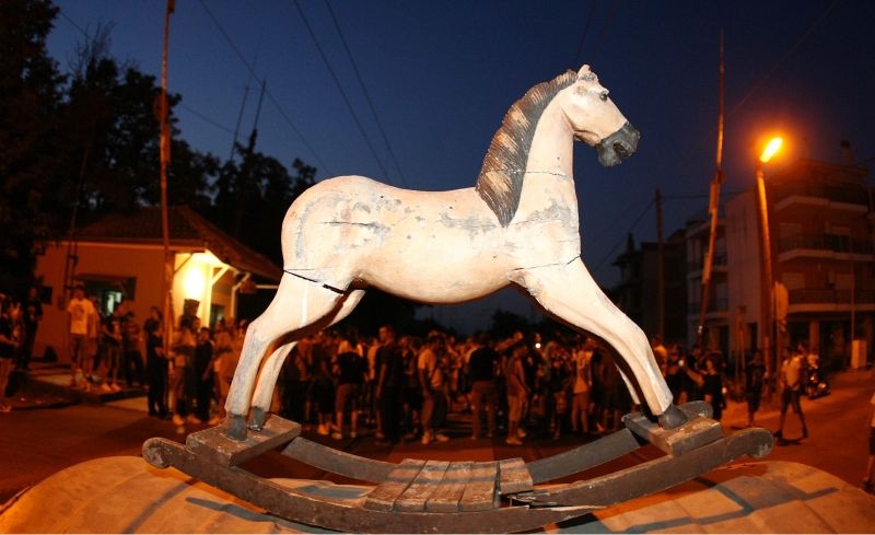 Οι οπαδοί στους δρόμους (videos+photos)