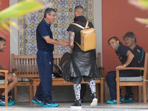 Πορτογαλία: Θέαμα ο Κουαρέσμα με τις… κάλτσες του! (photos)