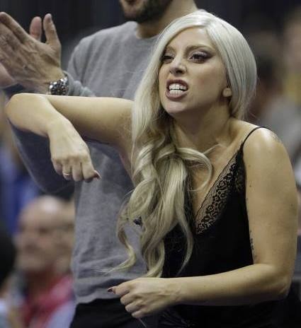 Σαν Αντόνιο Σπερς: Απίστευτη πώρωση από... Lady Gaga! (photos)