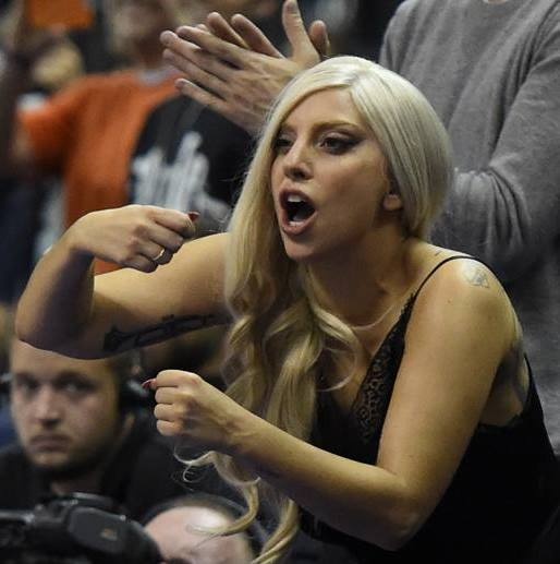 Σαν Αντόνιο Σπερς: Απίστευτη πώρωση από... Lady Gaga! (photos)