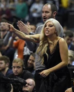 Σαν Αντόνιο Σπερς: Απίστευτη πώρωση από... Lady Gaga! (photos)
