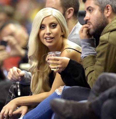 Σαν Αντόνιο Σπερς: Απίστευτη πώρωση από... Lady Gaga! (photos)