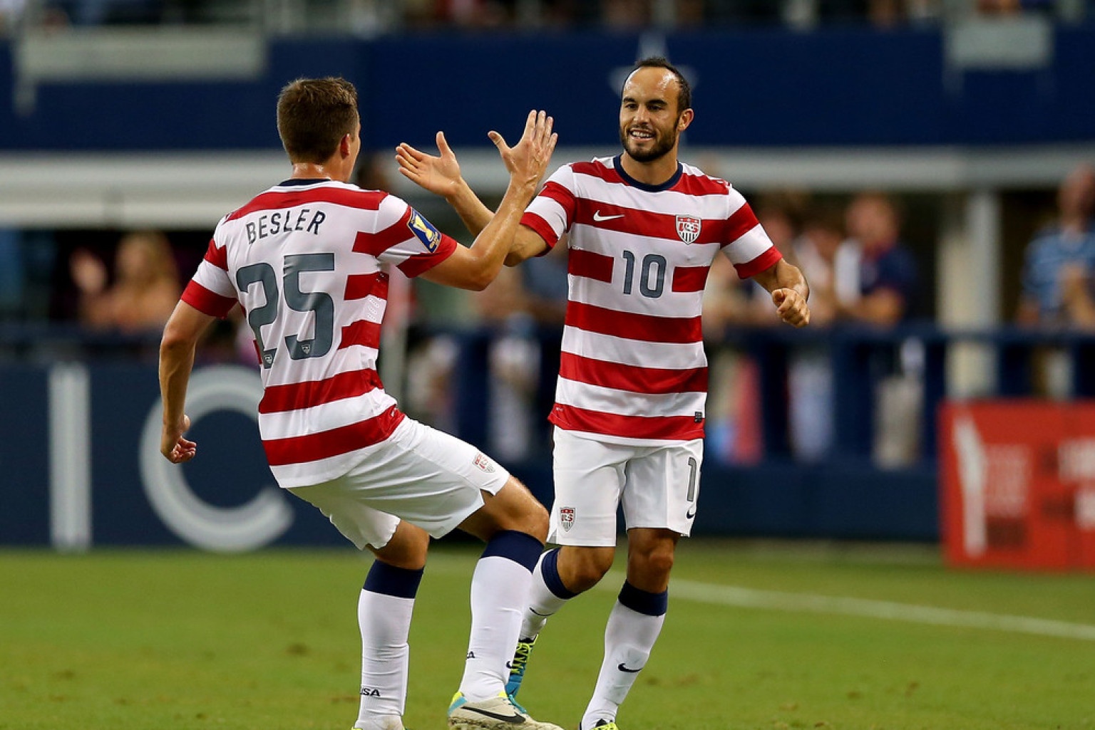 Λατρεία  Αμερικανών για Ντόνοβαν (video+photos)