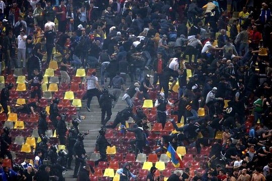 Ρουμανία – Ουγγαρία: Απίστευτο ξύλο στο Βουκουρέστι (photos+videos)