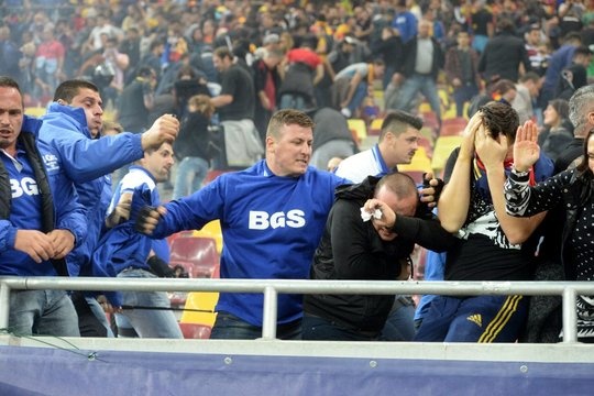 Ρουμανία – Ουγγαρία: Απίστευτο ξύλο στο Βουκουρέστι (photos+videos)