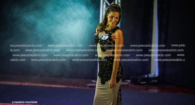 Λάουρα Λέτσι: Η πιο όμορφη οπαδός στην Ιταλία (photos)