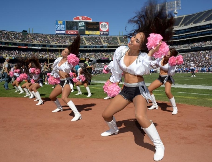 NFL: Σόου και θέαμα από τις Cheerleaders (photos)