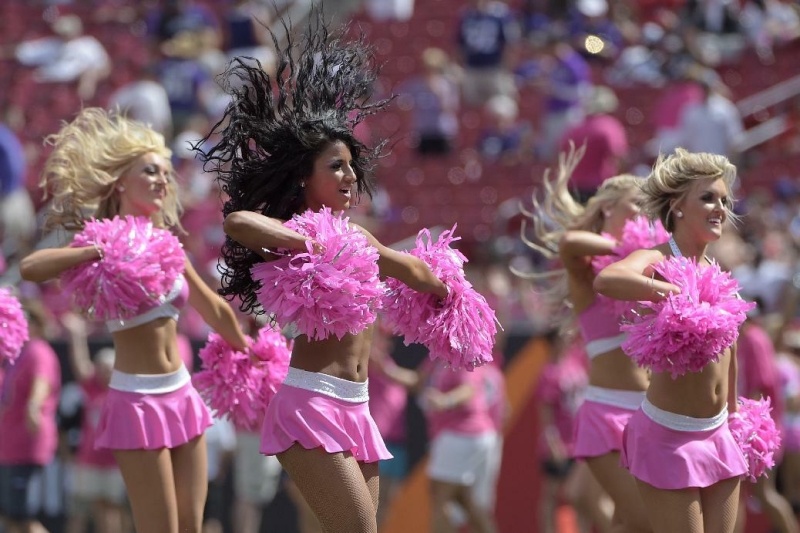 NFL: Σόου και θέαμα από τις Cheerleaders (photos)