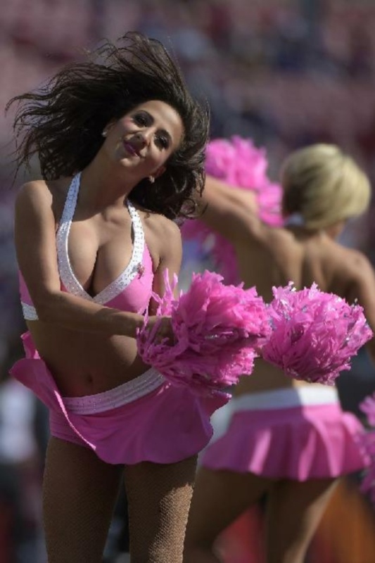 NFL: Σόου και θέαμα από τις Cheerleaders (photos)
