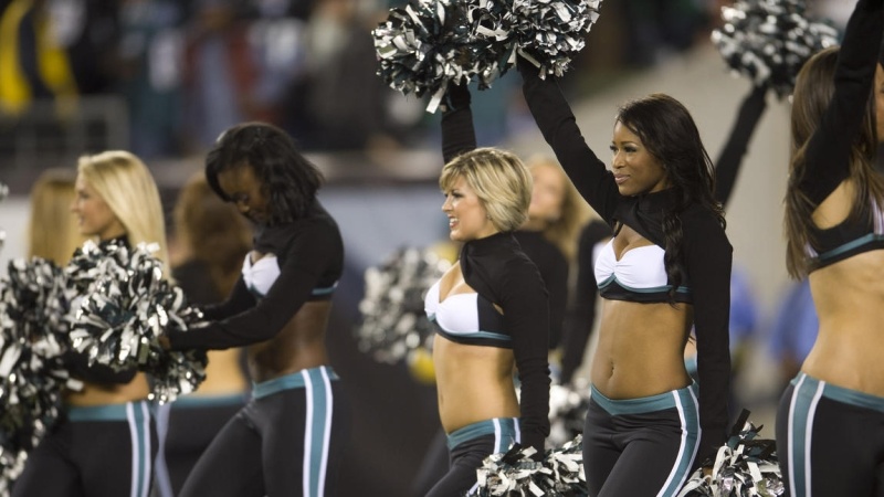 NFL: Σόου και θέαμα από τις Cheerleaders (photos)