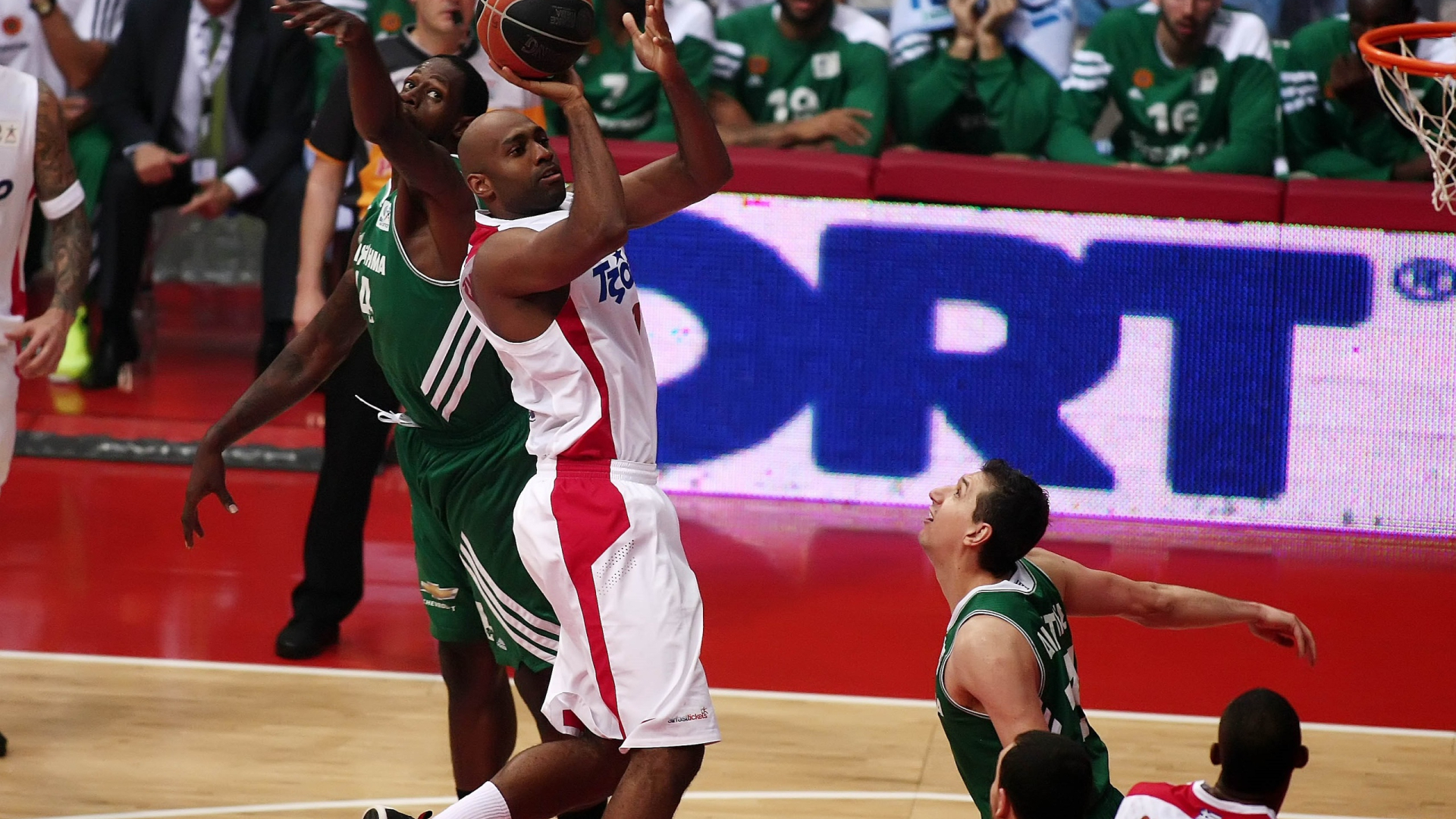 Κόλινς στο Onsports: «Δεν μπορεί με Παναθηναϊκό ο Ολυμπιακός» (photos+videos)