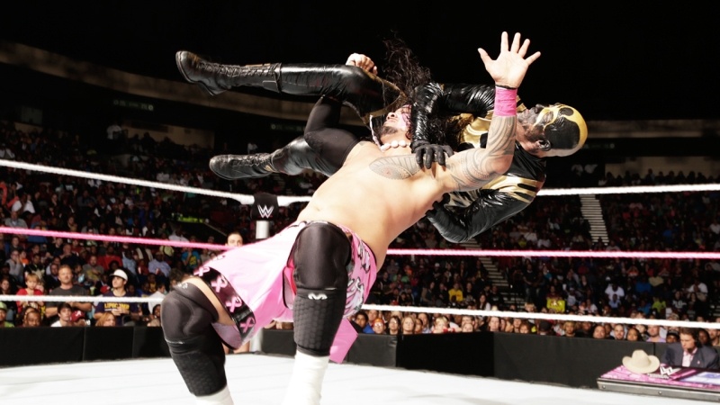 SmackDown: Επιμένουν ο Rollins και οι Authority (photos+videos)