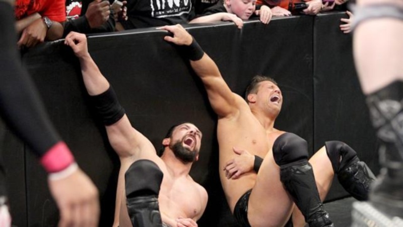 SmackDown: Επιμένουν ο Rollins και οι Authority (photos+videos)