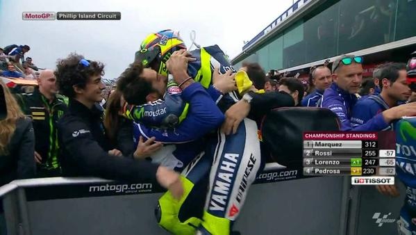 Moto GP: Ιστορική νίκη για Ρόσι (photos+videos)