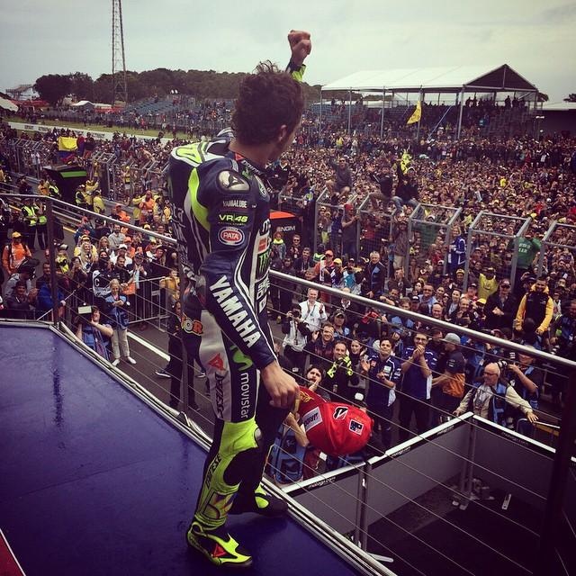 Moto GP: Ιστορική νίκη για Ρόσι (photos+videos)